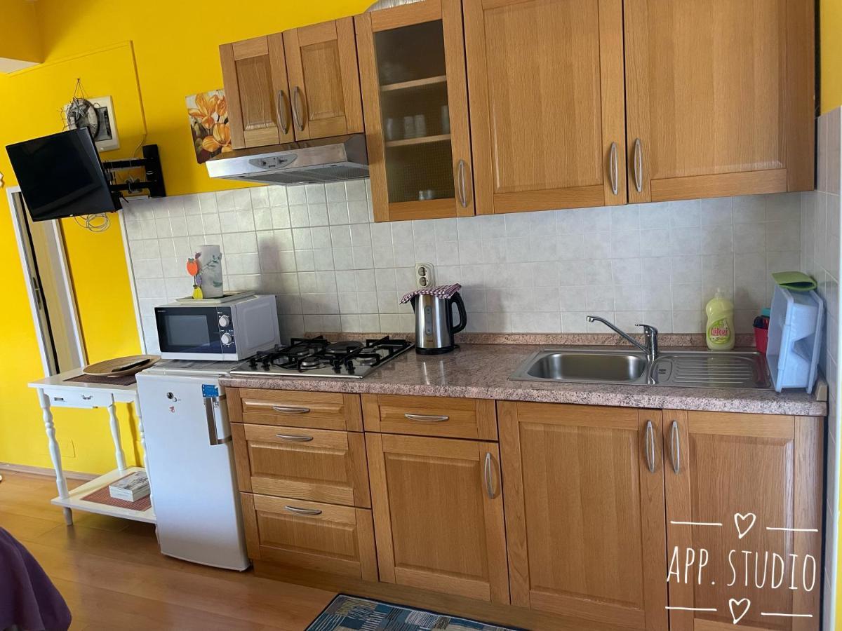 Apartments Mery Ровінь Екстер'єр фото